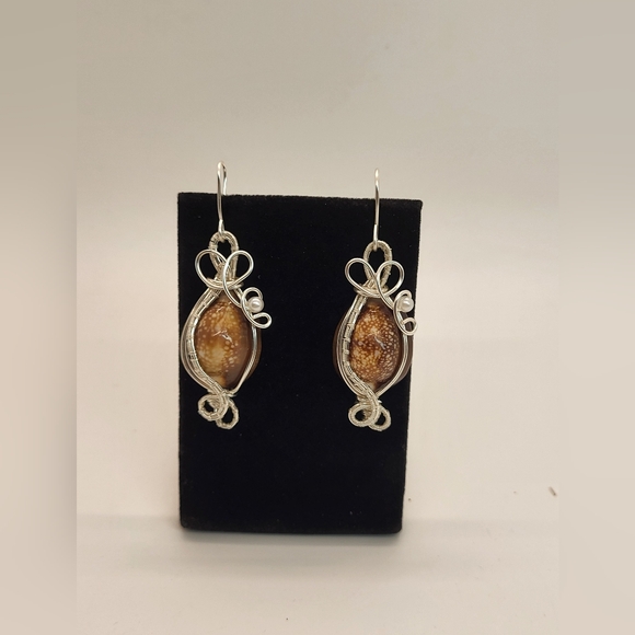 Elegant Brown Shells, Wire-Wrapped Earrings - Picture 1 of 2